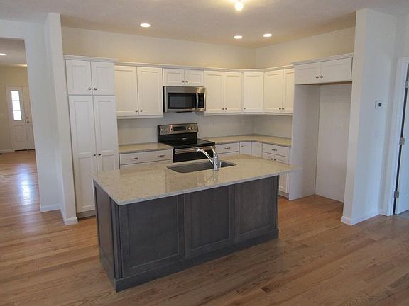 2nd image of 521 Colony Pl #34-2