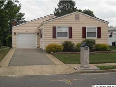 33 Pirogue St, Toms River, NJ, 08757