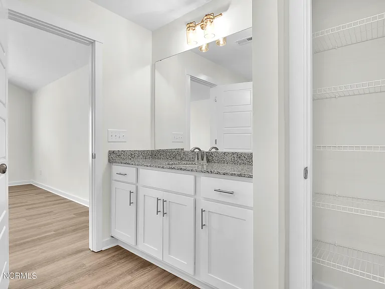 7052 Crew Dr — Photo 21