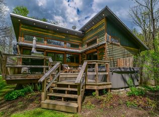 7047 Brown Rd, Athens, OH 45701