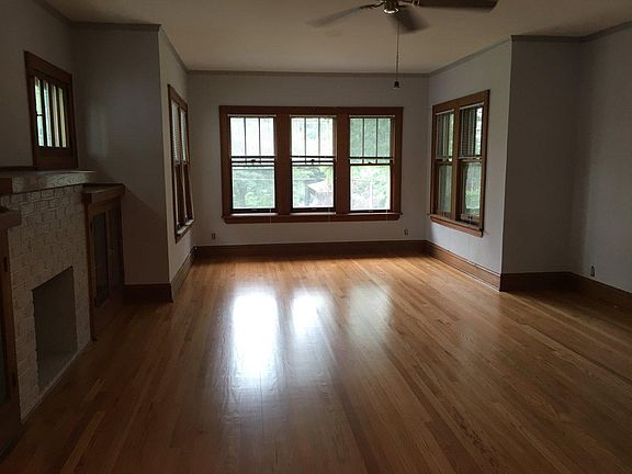 3rd image of 229 E Schiller St Floor 2