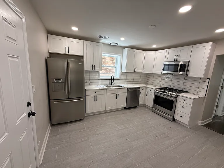 1637 Elmwood Ave #1 — Photo 5