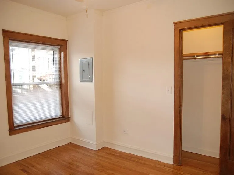 1535 West Addison — Photo 14
