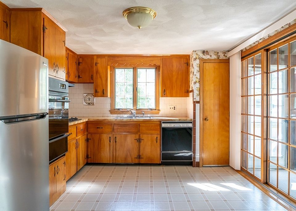 85 Faraday St, Hyde Park, MA 02136 Zillow