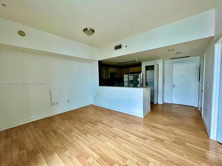 350 NE 24th St #408 — Photo 5