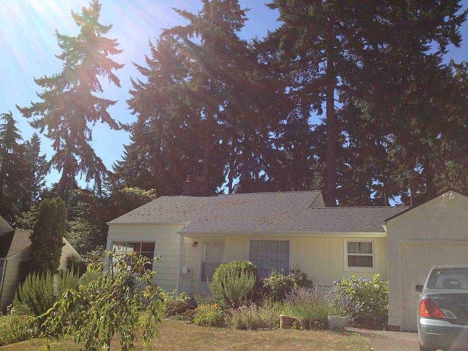2nd image of 3129 NE 85th St