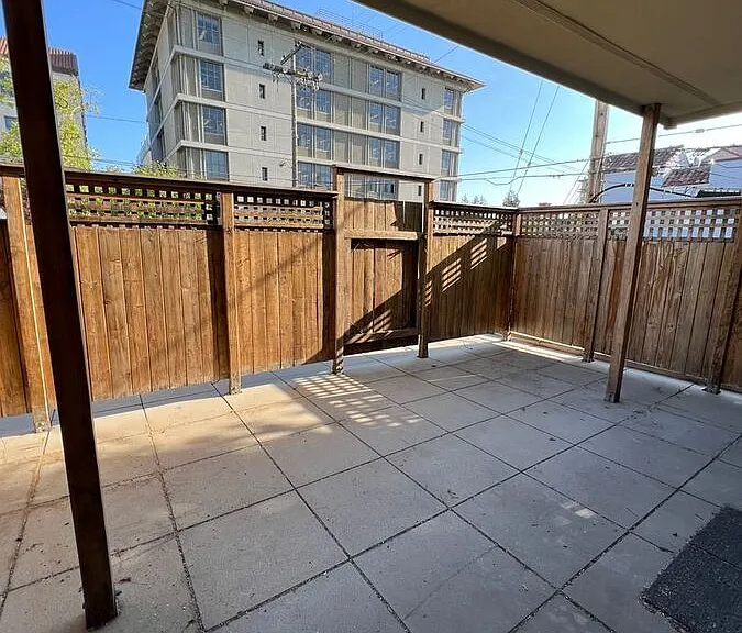 2255 Hearst — Photo 20