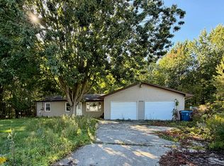 3775 N Tower Beach Rd, Pinconning, MI 48650