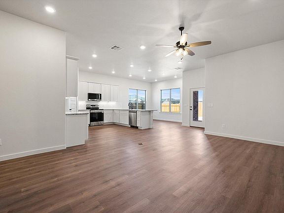 4th image of 13813 Gary Ave