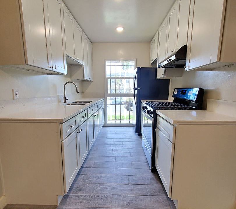 1st image of 3923 Stevely Ave APT 8