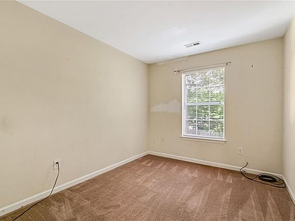 5th image of 439 Eureka Loop
