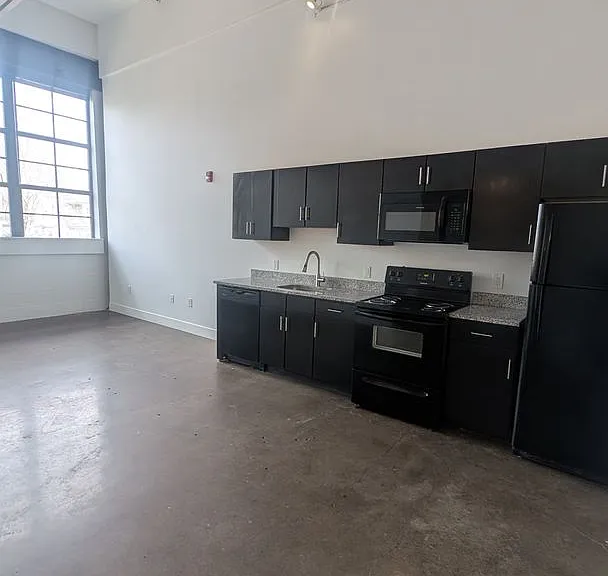 435 Tyler St — Photo 19