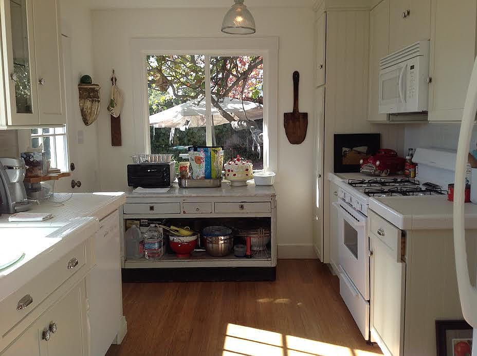 2nd image of 5586 Retorno St