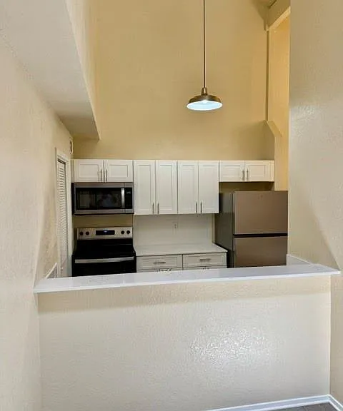 1500 Summer Creek Dr — Photo 6