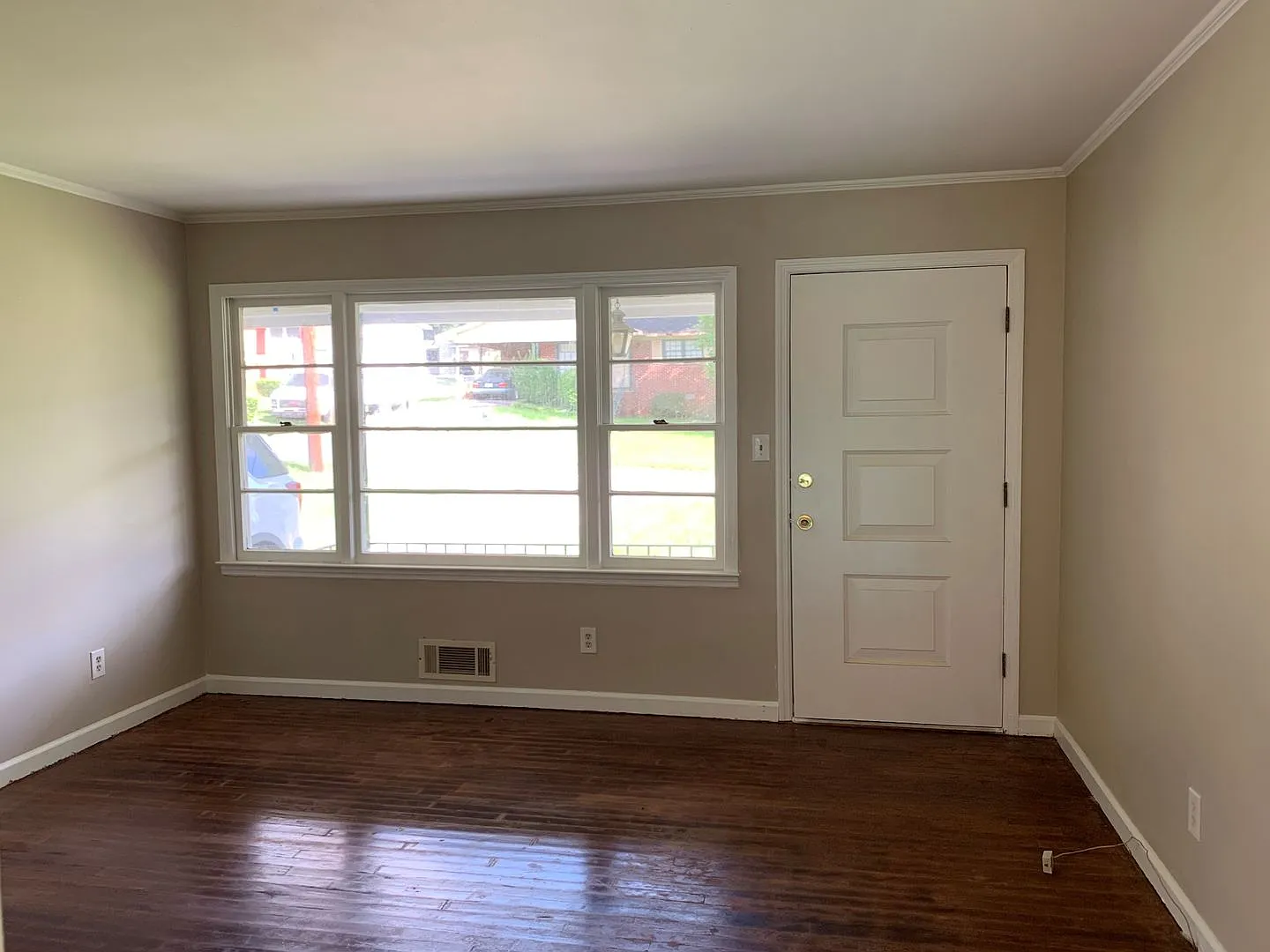 Super Cute All Brick Home in East Macon — Photo 2
