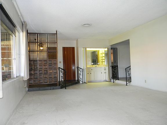 3rd image of 26665 Chestnut Dr