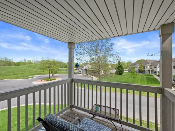 N17W26495 Meadowgrass CIRCLE #B, Pewaukee, WI 53072