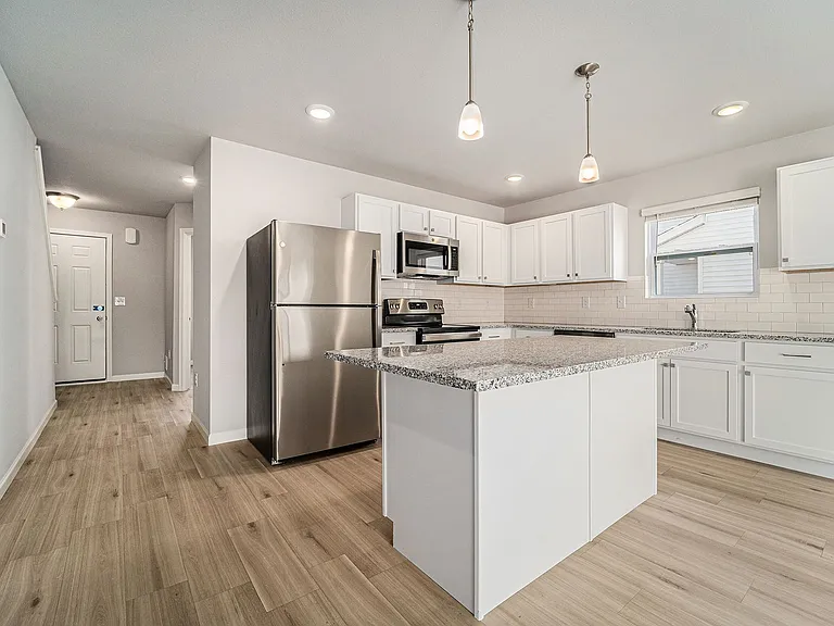 2385 Richardson Ct — Photo 2