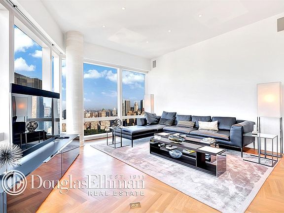 4th image of 25 Columbus Cir Unit 66B