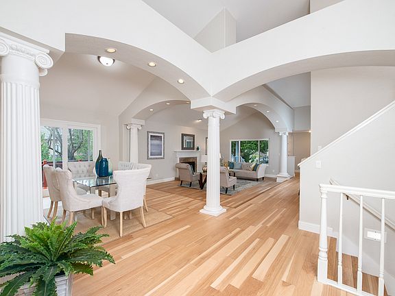 5th image of 3332 Green Meadow Dr