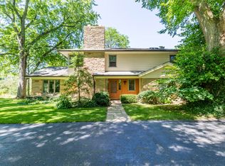 5775 S 92nd St, Hales Corners, WI 53130