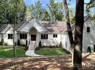 2507 Forest Lawn Dr, Matthews, NC 28104