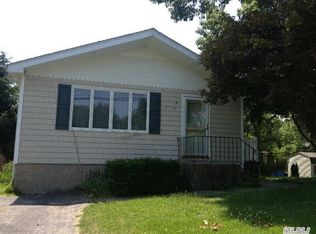 12 Alder Dr, Kings Park, NY 11754