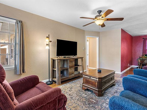 5th image of 7014 NW 44th St