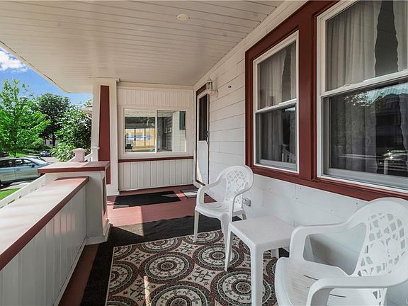 4th image of 214 Parkwood Ave