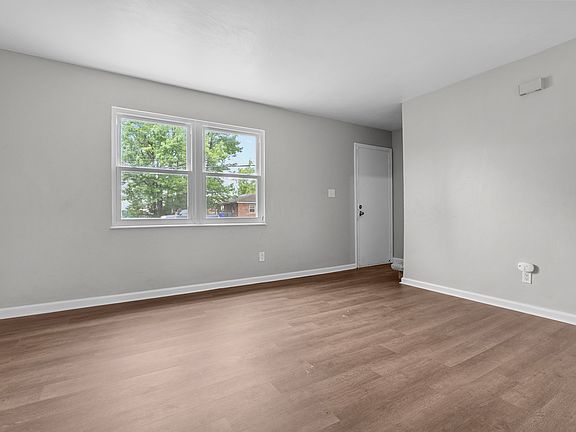 5th image of 2404 Arkansas Ave #B