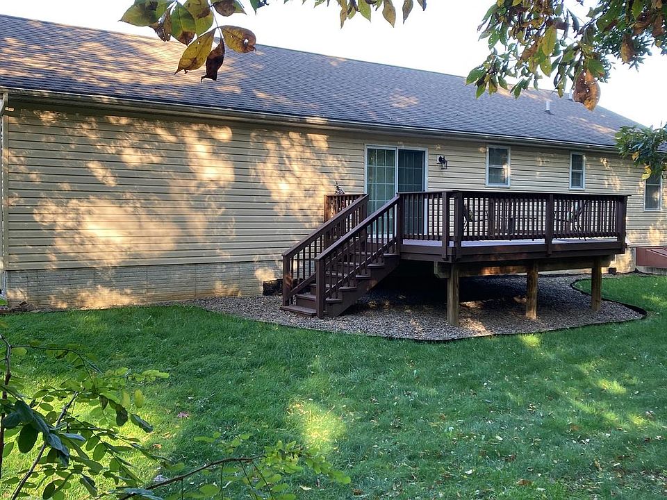 2nd image of 1842 Falcon Ln