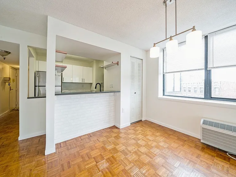 551 Observer Hwy #4C — Photo 4