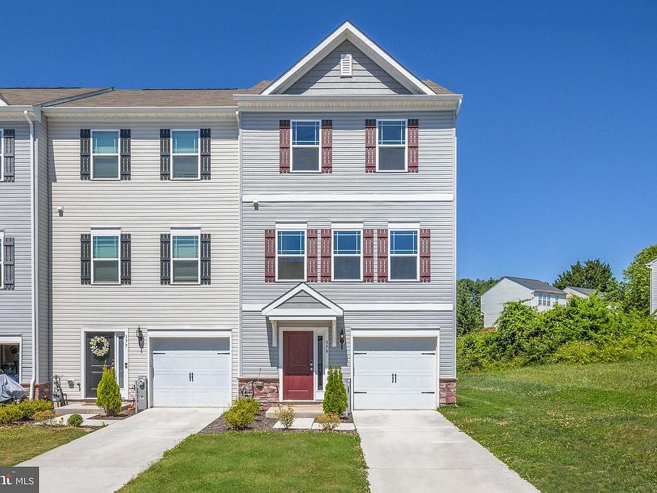 1st image of 379 Hackley Dr