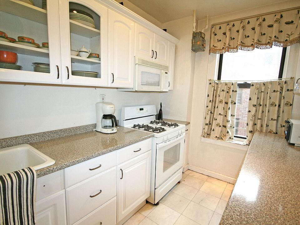 1st image of 117 Seaman Ave APT 4B