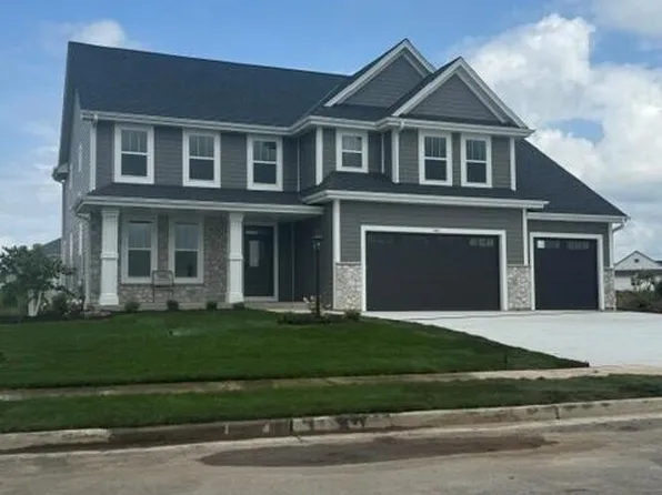 490 Talbots Woods DRIVE, Dousman, WI 53118