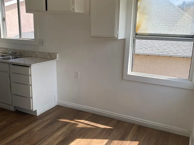 219 E 28th St #3/4 — Photo 8
