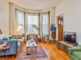 3407 N Bosworth Ave #1, Chicago, IL 60657