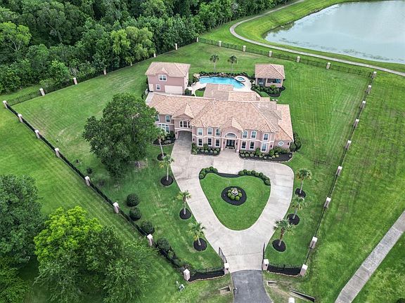 2nd image of 4538 Pine Landing Drive