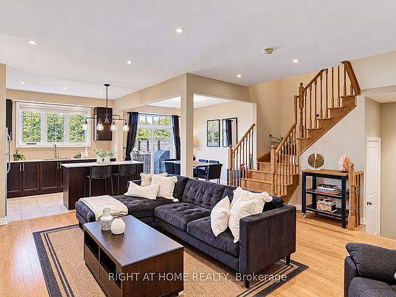 2nd image of 27 Fallis Cres