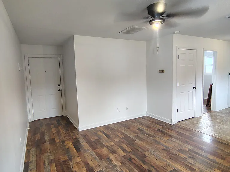 704 S 2nd St #8 — Photo 5