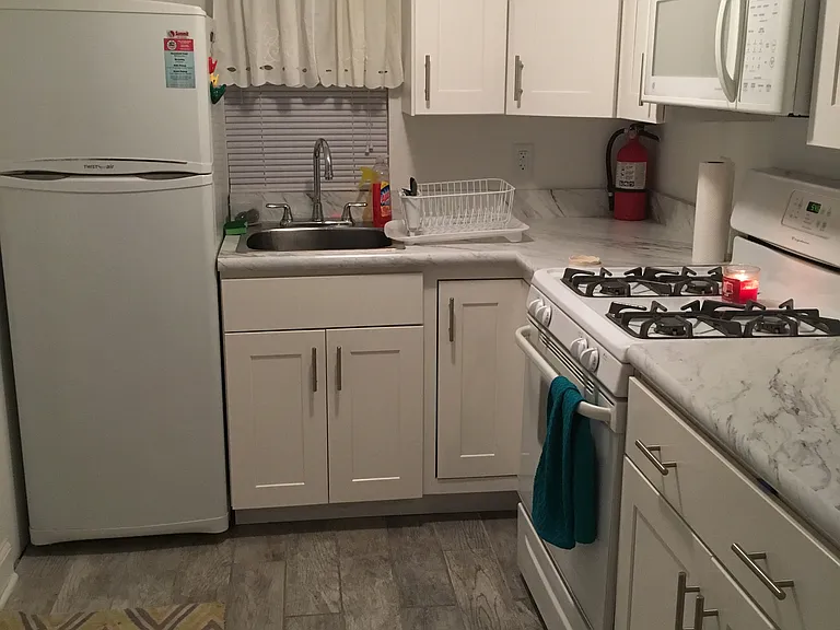 1210 Curtis Ave — Photo 5