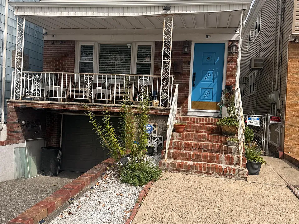 416 Cator Ave #2