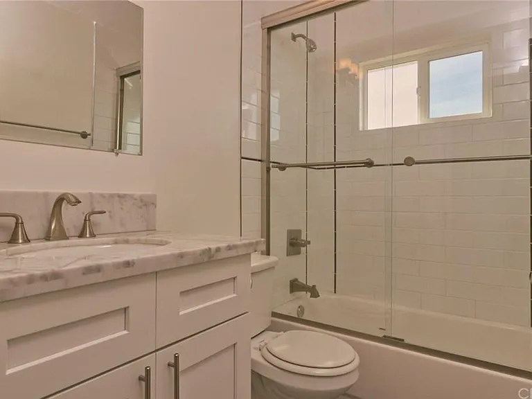 225 Rosecrans Ave #3 — Photo 8