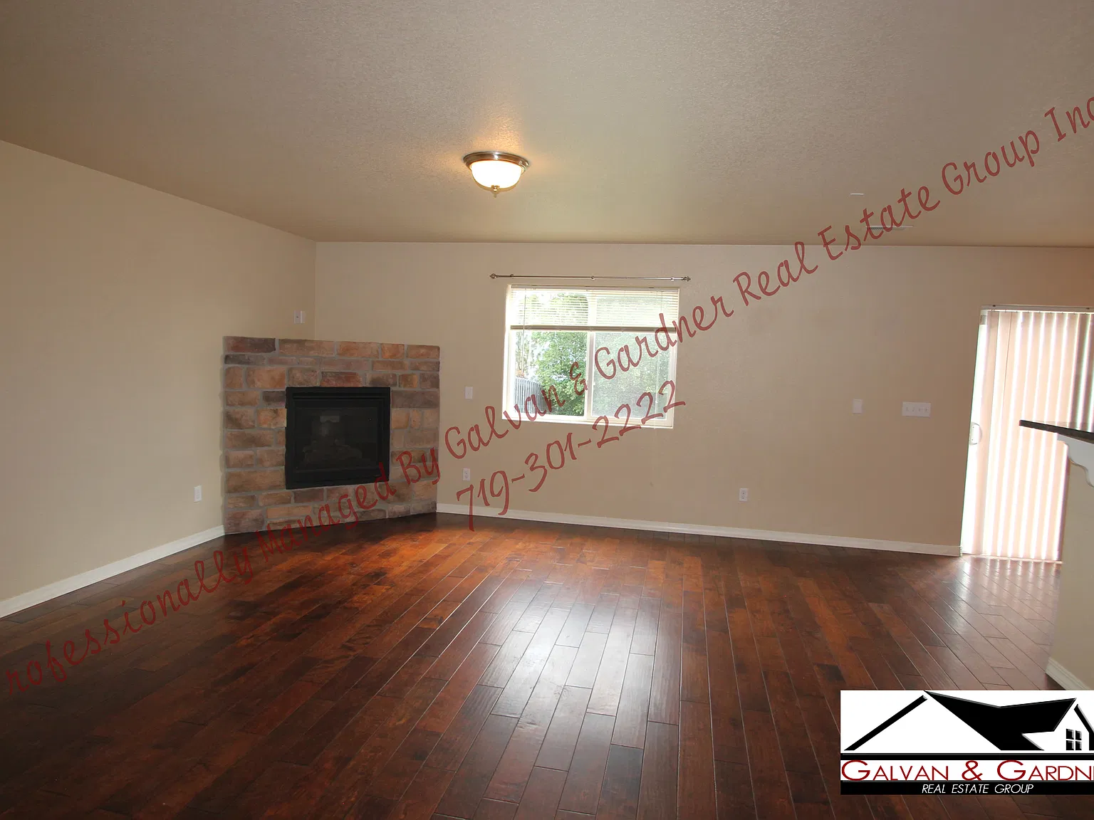 3 bed, 2.5 bath, 1838 sqft, $2,100 — Photo 4