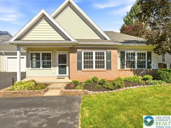 2443 Steeplechase Dr, Macungie, PA 18062