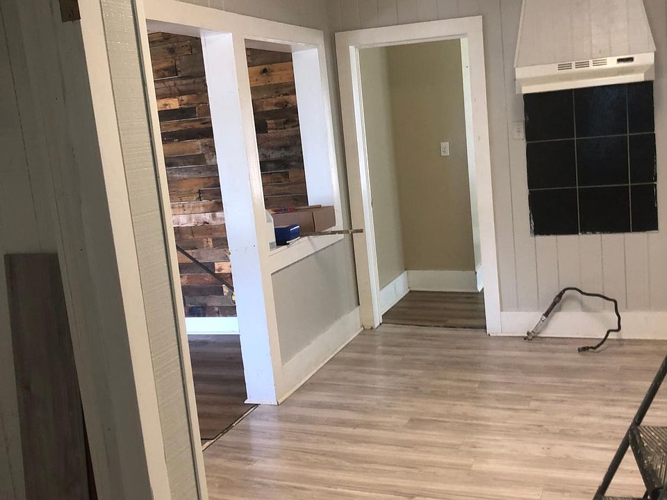 2nd image of 409 3rd St