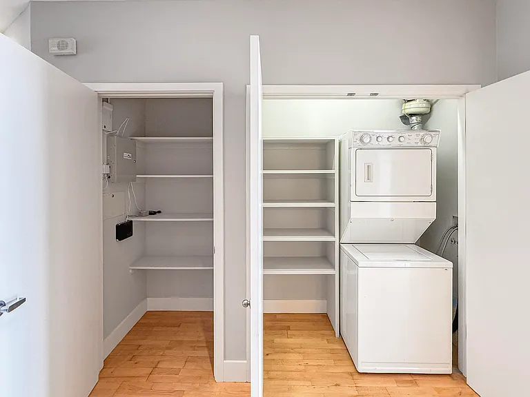 563 Minna St #2 — Photo 10