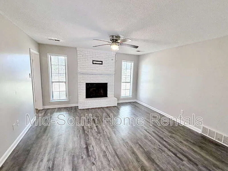 3 bed, 2.0 bath, 1134 sqft, $1,395 — Photo 2