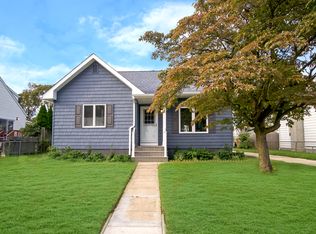 77 Sherbrooke Rd, Lindenhurst, NY 11757