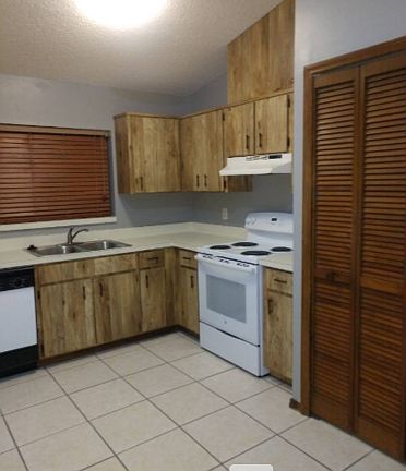 2nd image of 10134 Portale Ave #10134